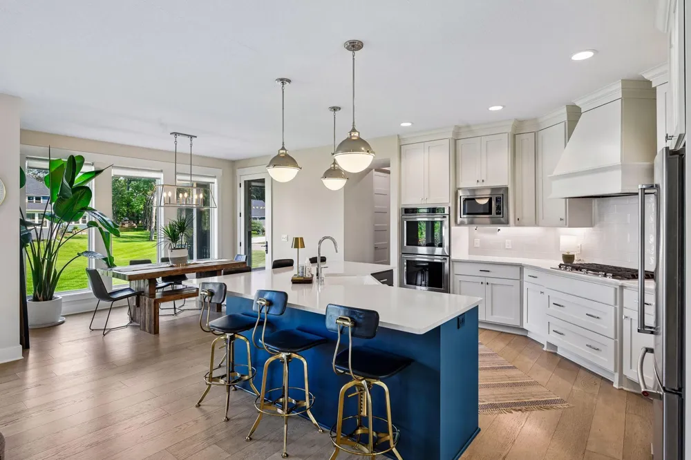 4264 Woodland Court Minnetrista, MN 55331