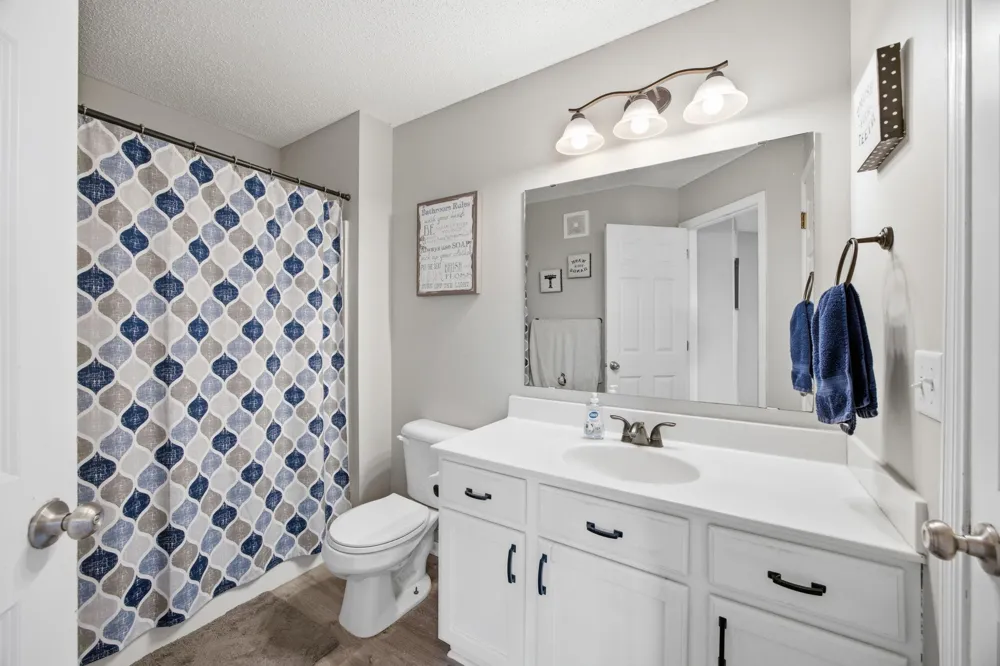 17530 Gillette Way #7052 Lakeville, MN 55044