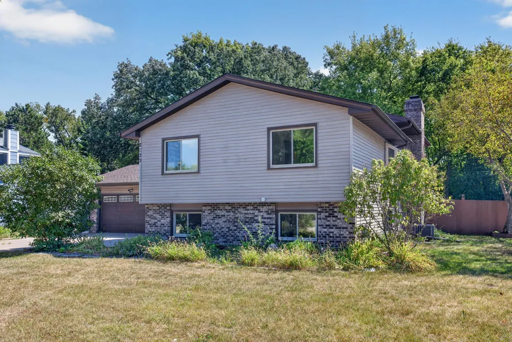 2133 76th Court Brooklyn Park, MN 55444