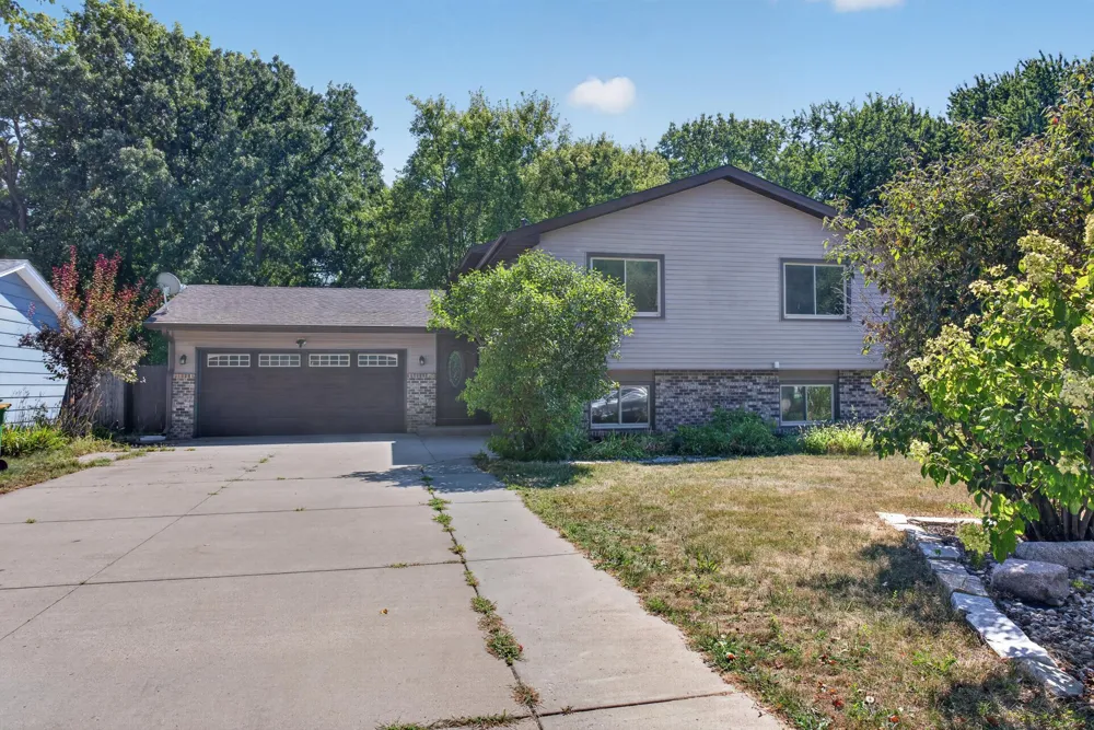 2133 76th Court Brooklyn Park, MN 55444