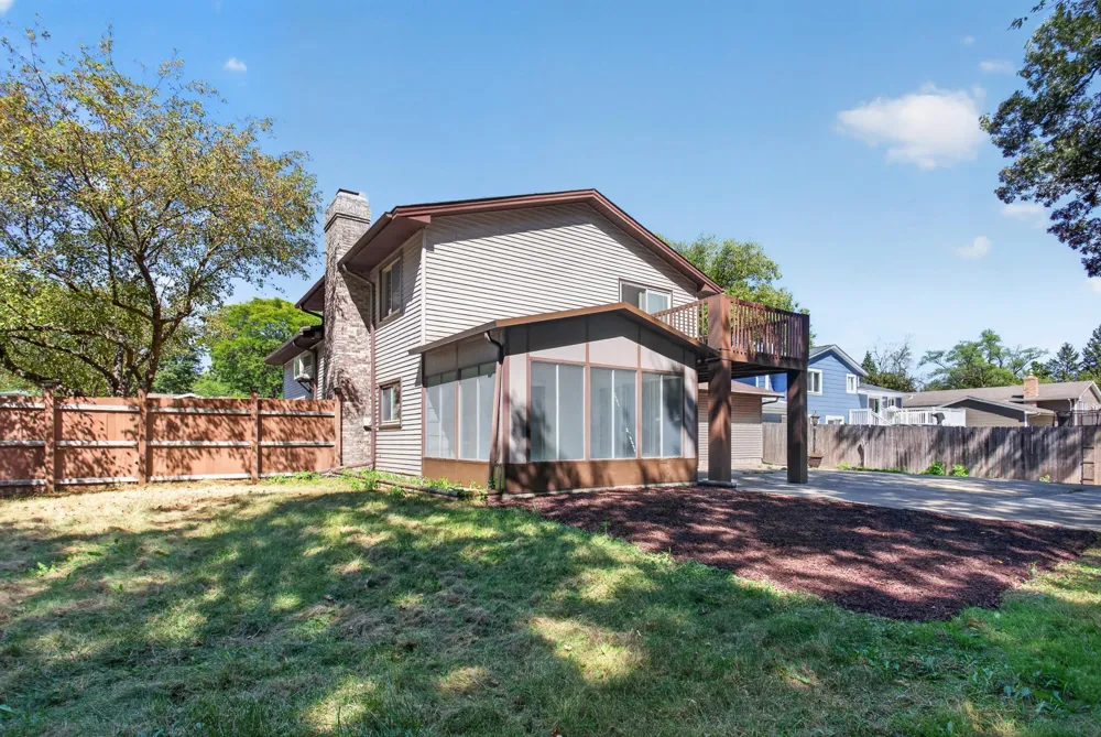 2133 76th Court Brooklyn Park, MN 55444