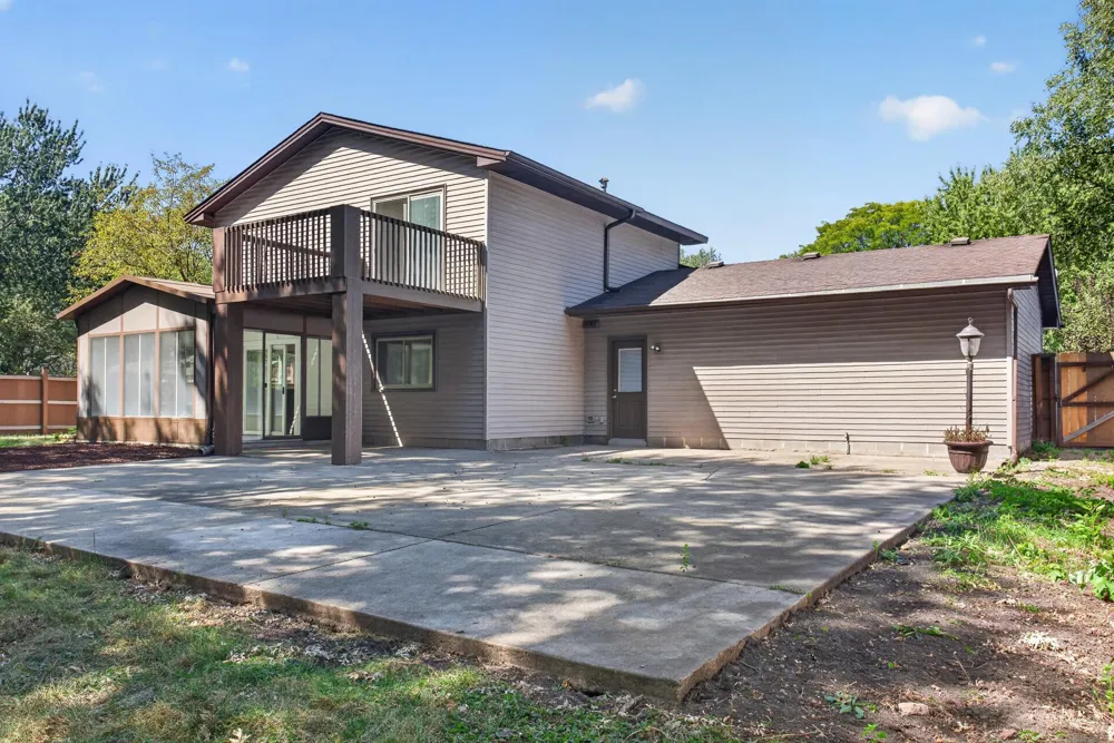2133 76th Court Brooklyn Park, MN 55444