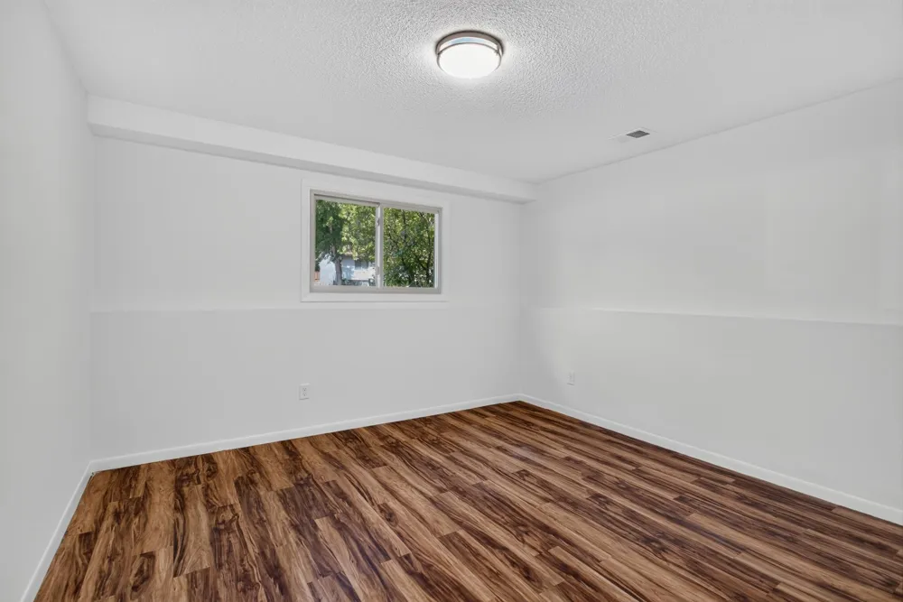 2133 76th Court Brooklyn Park, MN 55444