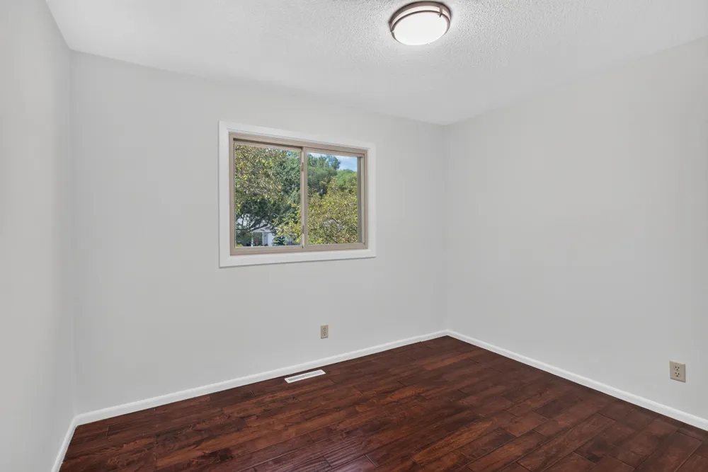 2133 76th Court Brooklyn Park, MN 55444
