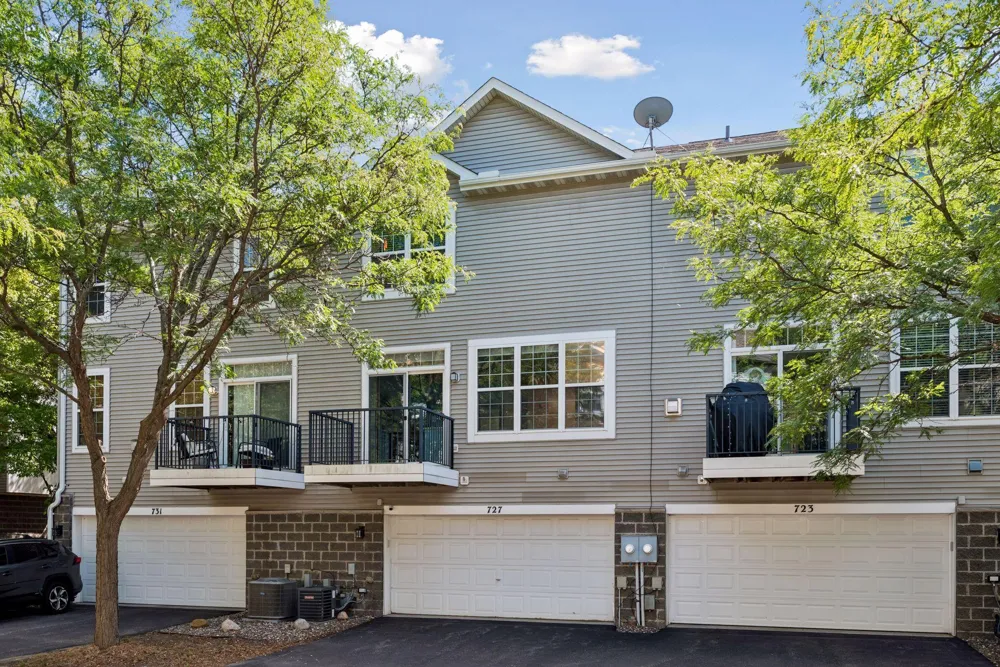 727 2nd Street NE Hopkins, MN 55343