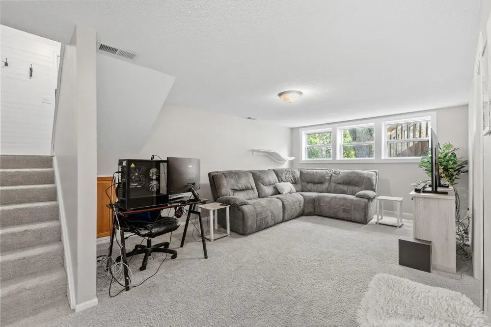 16515 Frazer Way W Rosemount, MN 55068