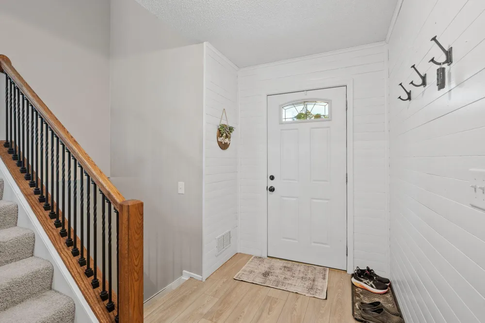 16515 Frazer Way W Rosemount, MN 55068