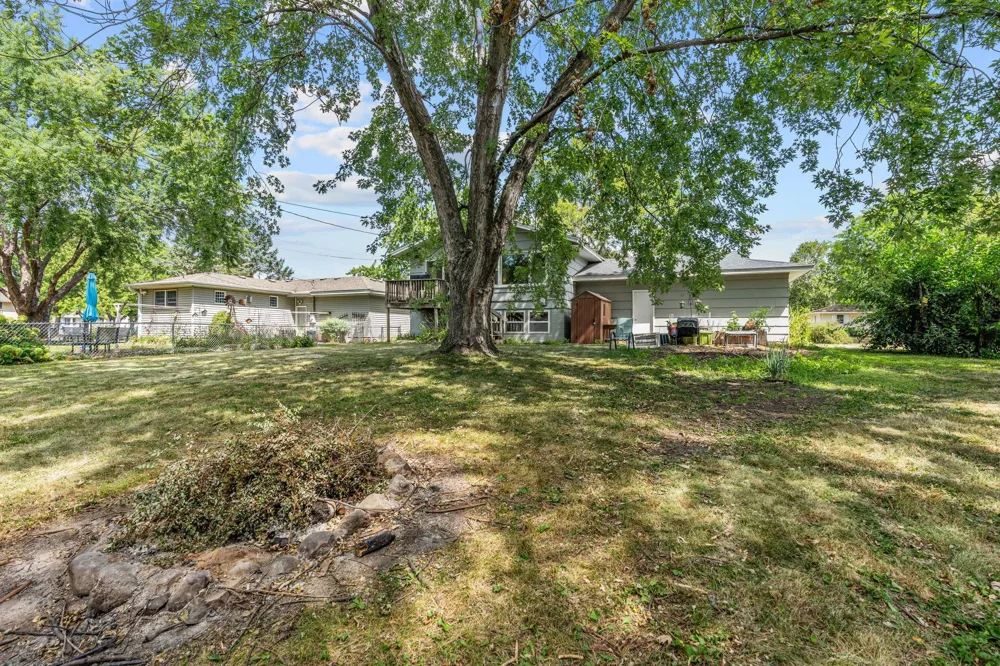 16515 Frazer Way W Rosemount, MN 55068