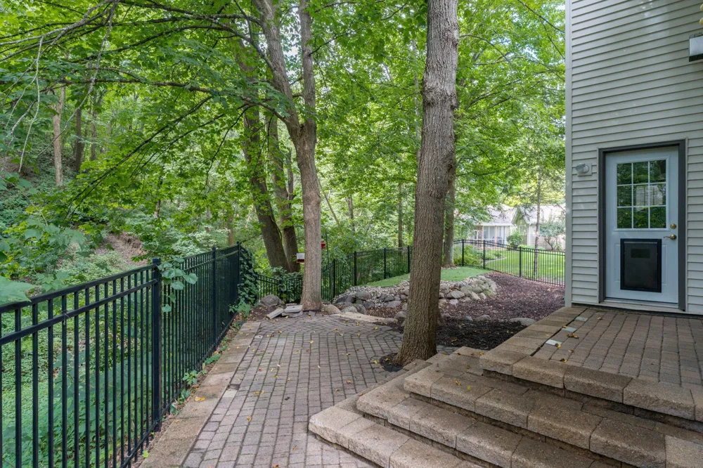 121 Bartholomew Lane Mankato, MN 56001