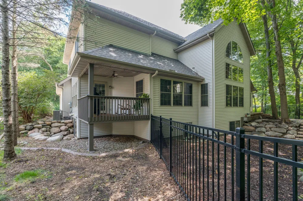 121 Bartholomew Lane Mankato, MN 56001