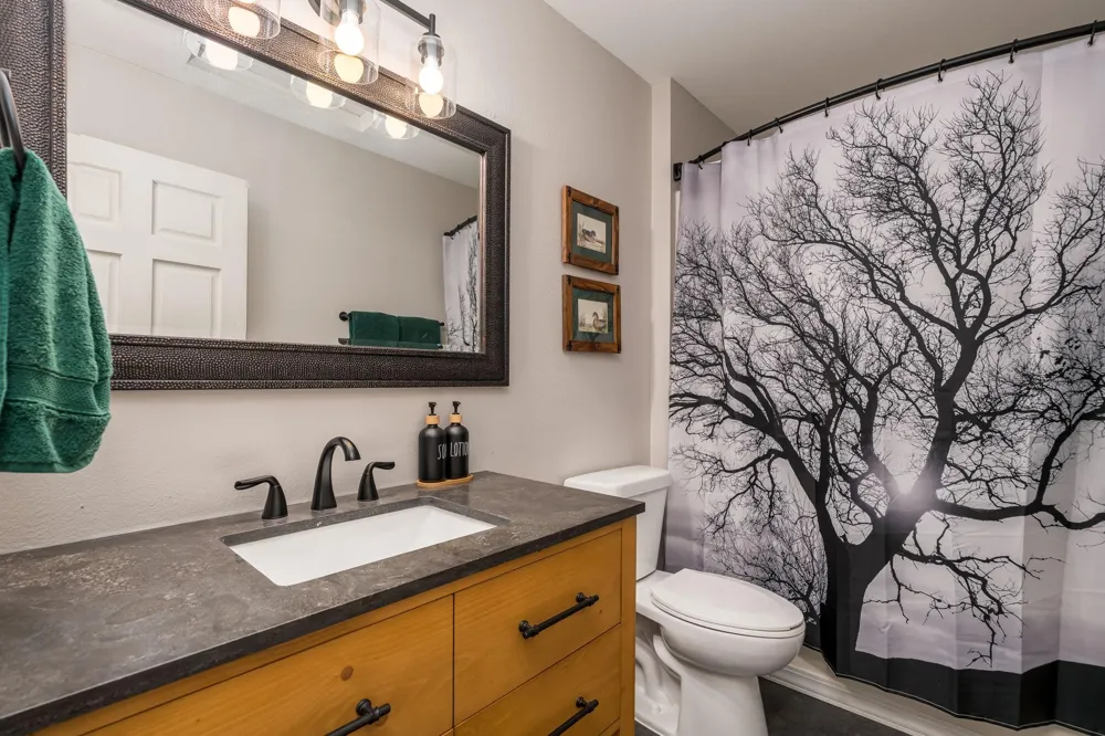 121 Bartholomew Lane Mankato, MN 56001