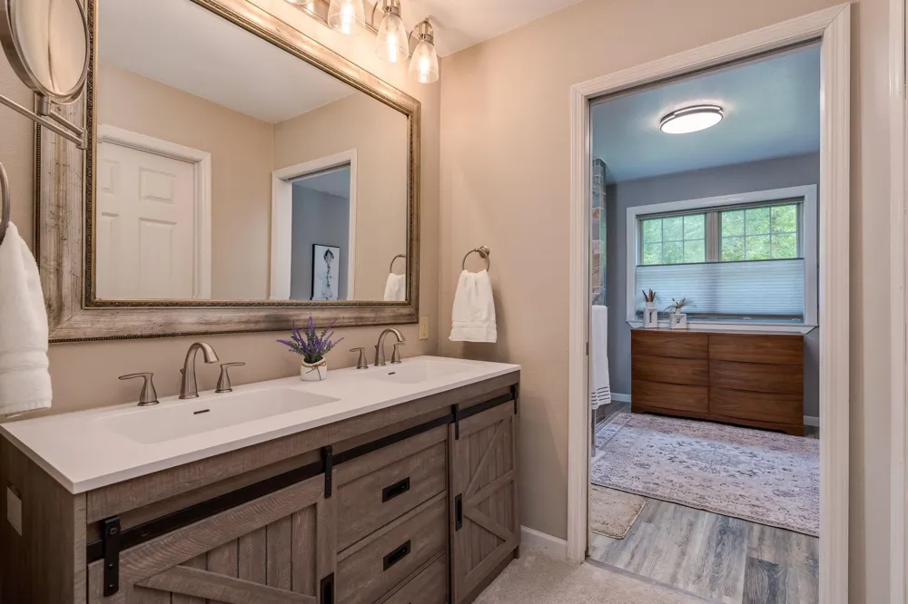 121 Bartholomew Lane Mankato, MN 56001