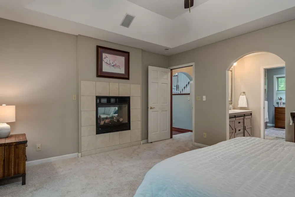 121 Bartholomew Lane Mankato, MN 56001