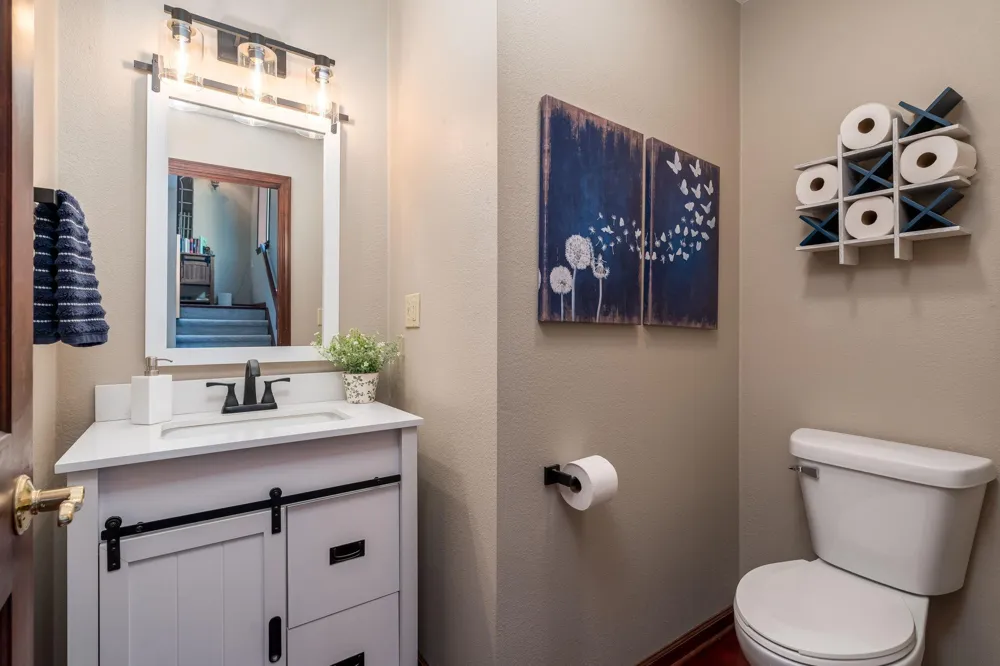 121 Bartholomew Lane Mankato, MN 56001