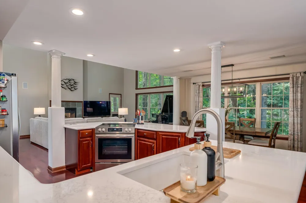 121 Bartholomew Lane Mankato, MN 56001