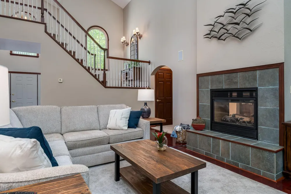121 Bartholomew Lane Mankato, MN 56001