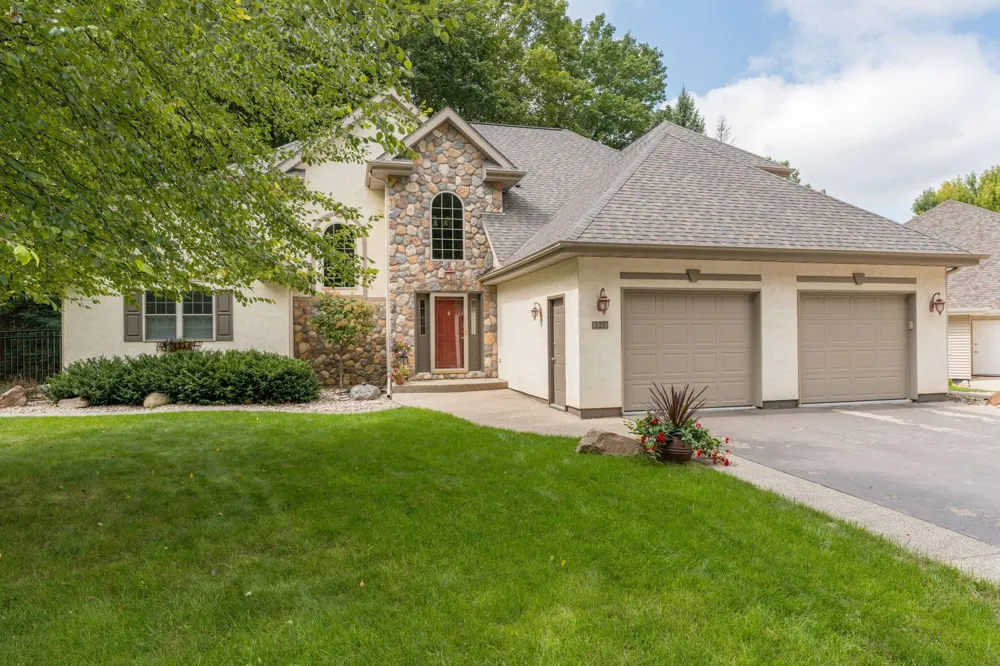 121 Bartholomew Lane Mankato, MN 56001
