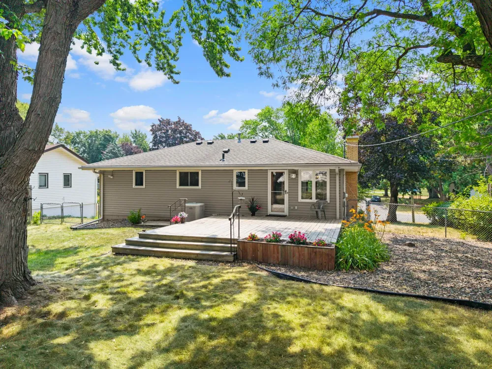 8372 50th Avenue New Hope, MN 55428
