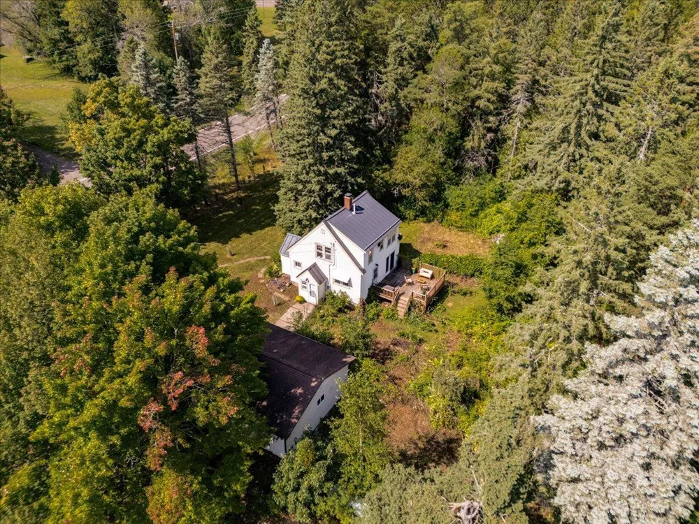 5068 Arnold Road Duluth, MN 55803