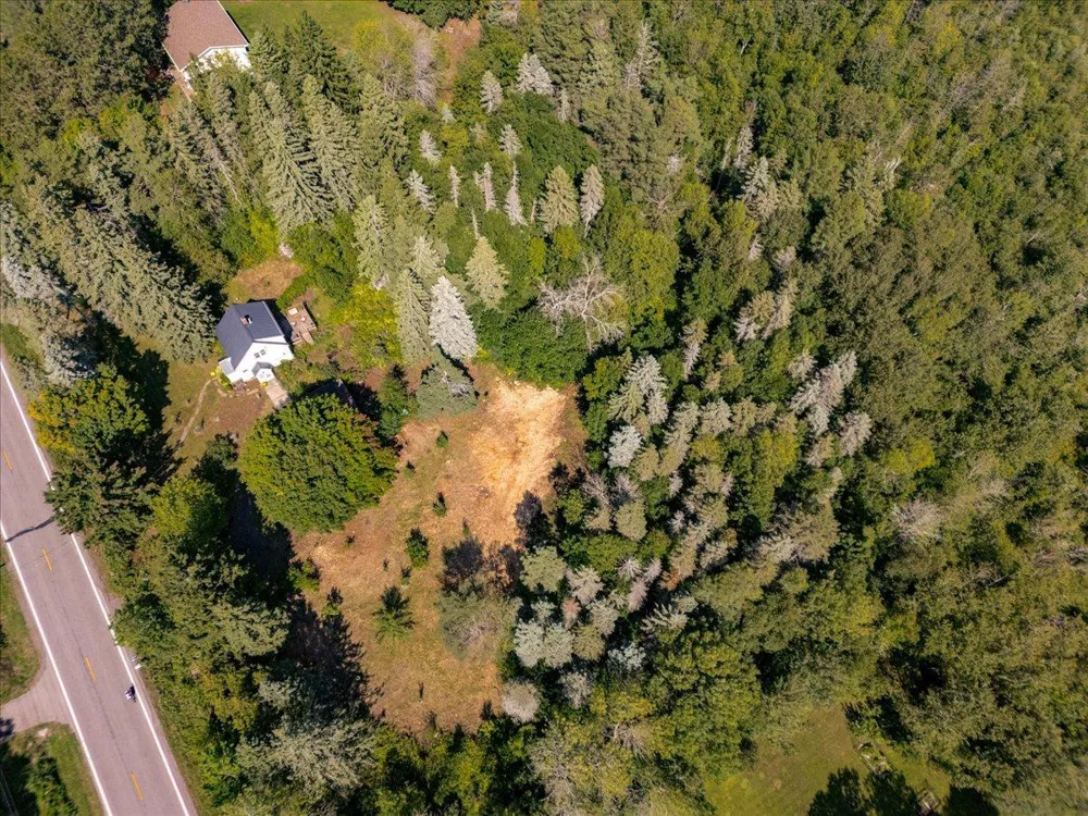 5068 Arnold Road Duluth, MN 55803
