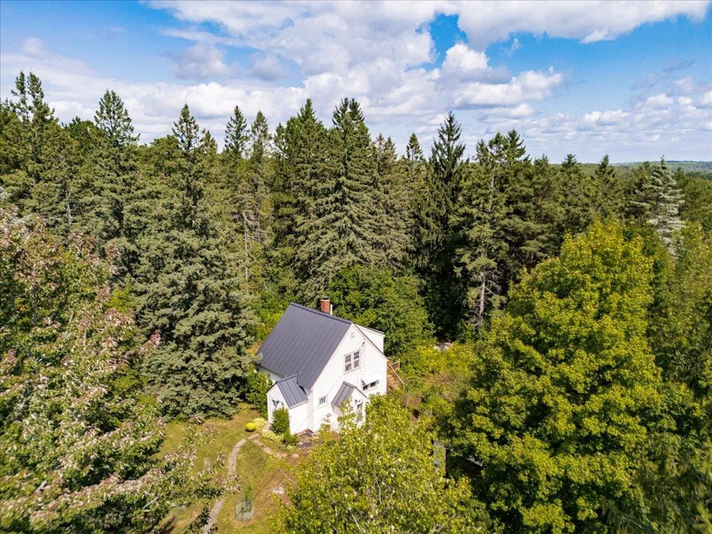 5068 Arnold Road Duluth, MN 55803