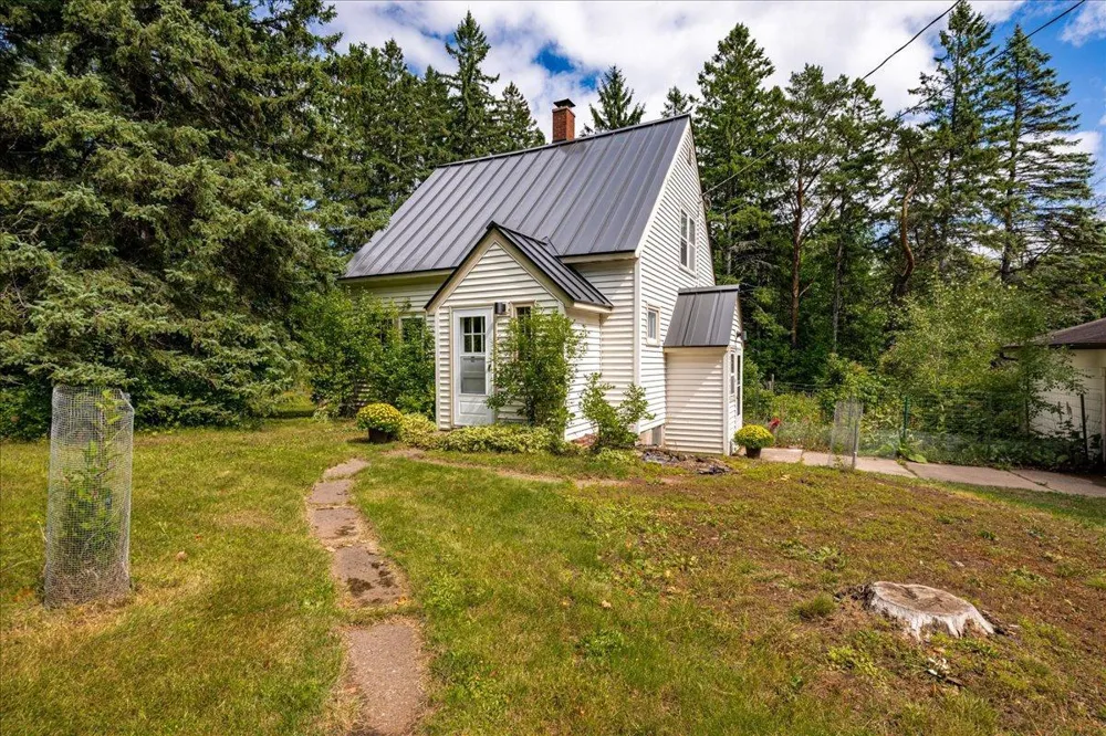 5068 Arnold Road Duluth, MN 55803