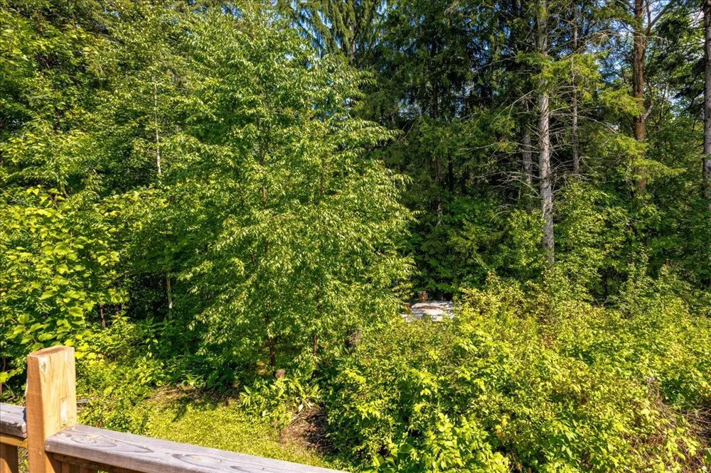5068 Arnold Road Duluth, MN 55803