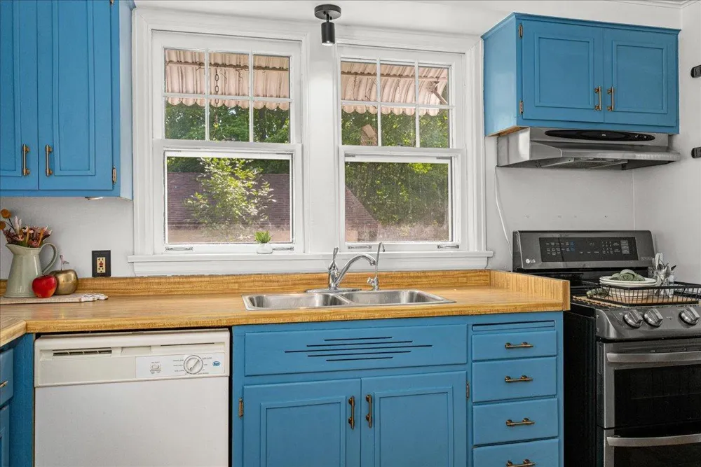 5068 Arnold Road Duluth, MN 55803