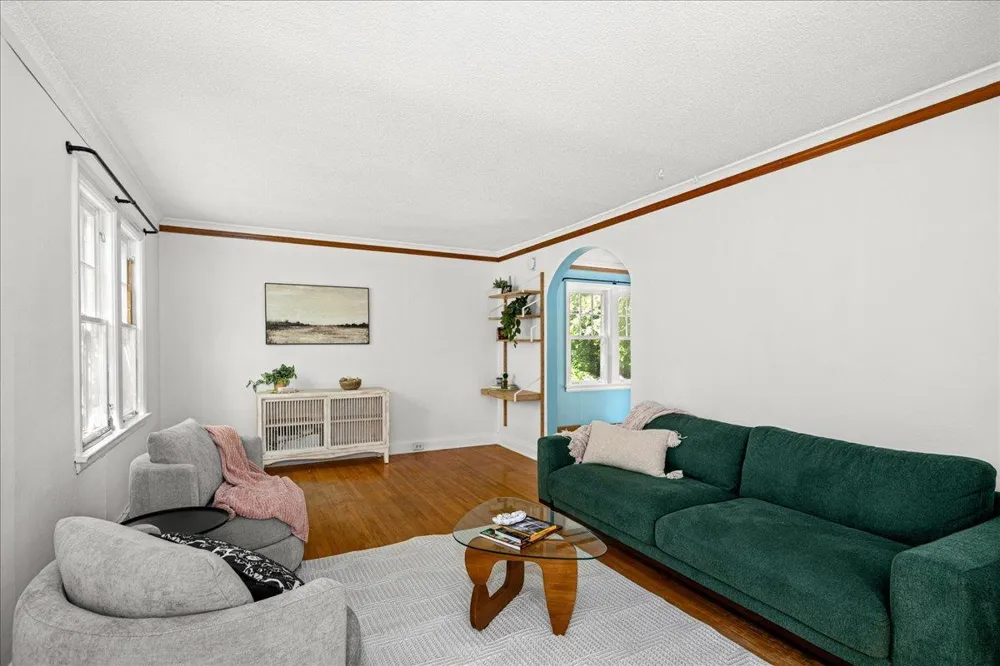 5068 Arnold Road Duluth, MN 55803