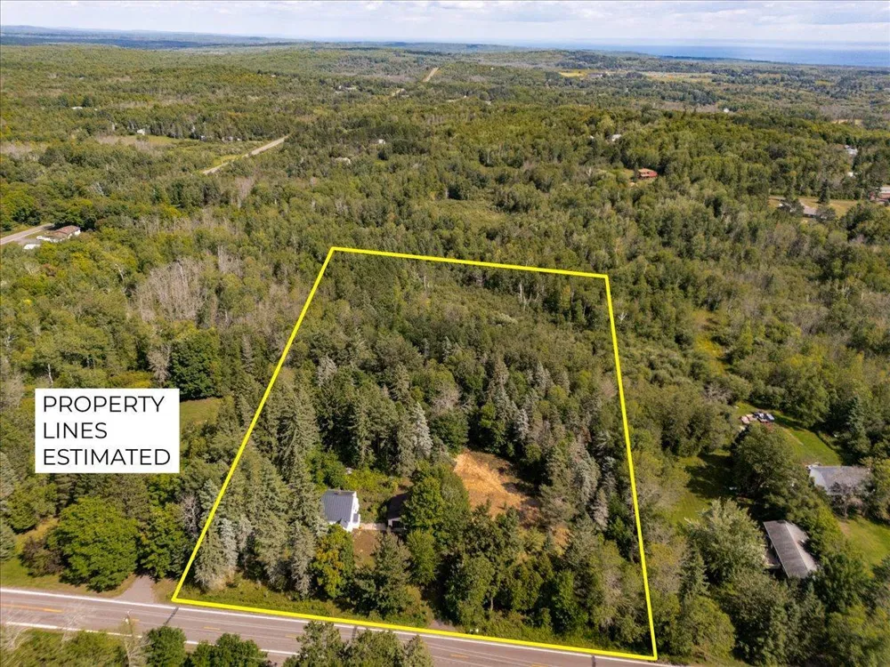 5068 Arnold Road Duluth, MN 55803