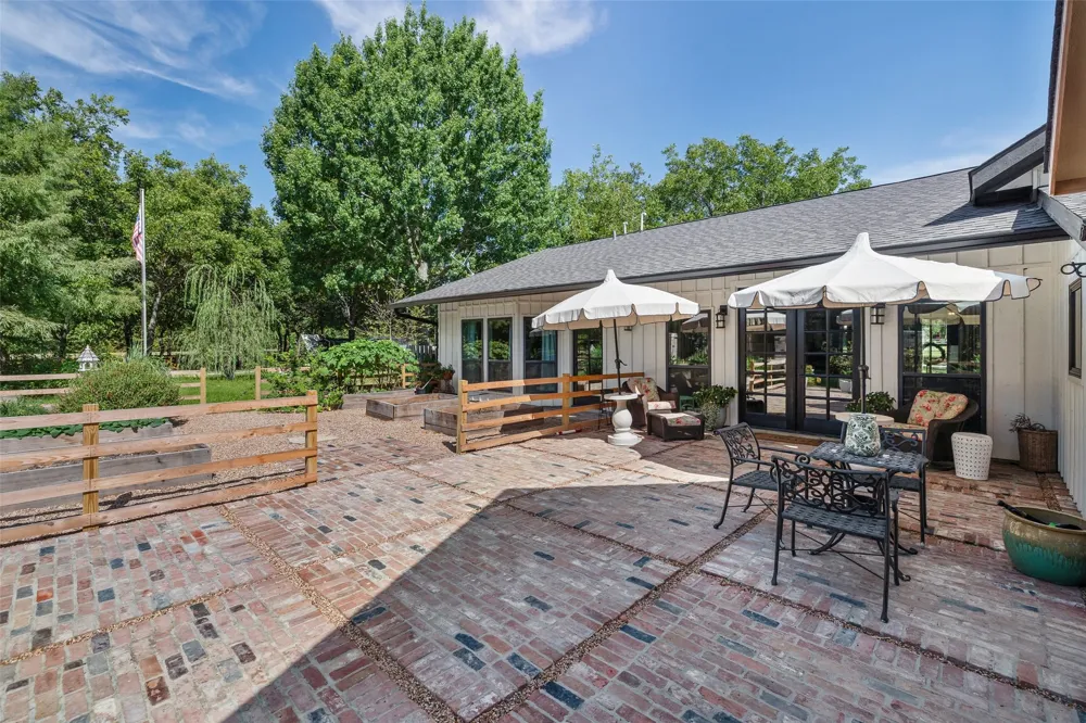 4732 County Road 206 Grandview, TX 76050
