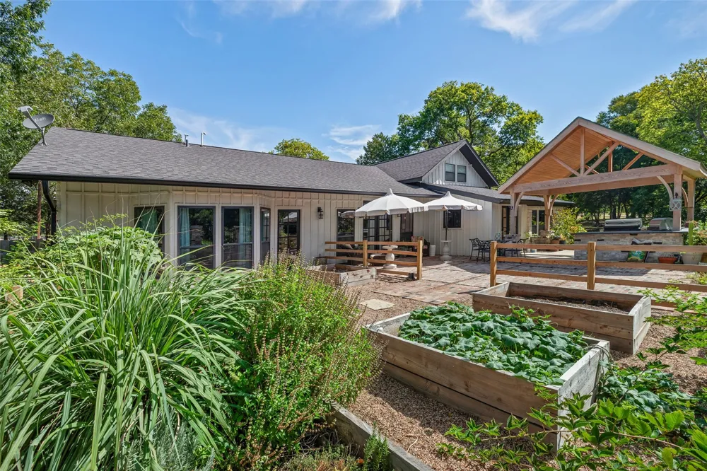 4732 County Road 206 Grandview, TX 76050