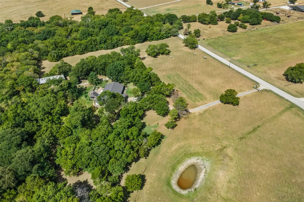 4732 County Road 206 Grandview, TX 76050