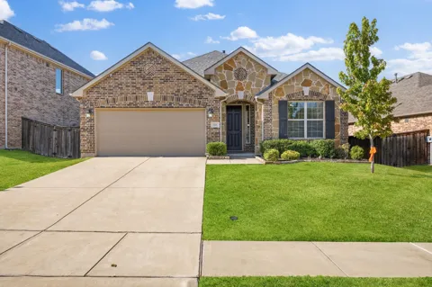 916 Llano Falls Drive