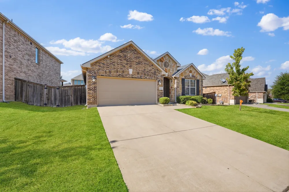 916 Llano Falls Drive McKinney, TX 75071
