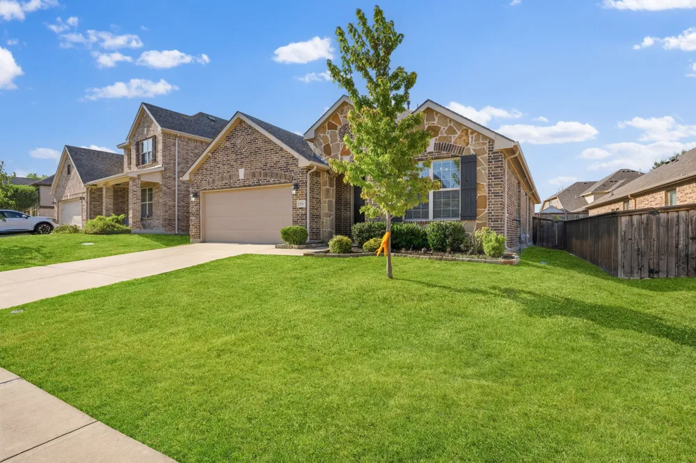916 Llano Falls Drive McKinney, TX 75071