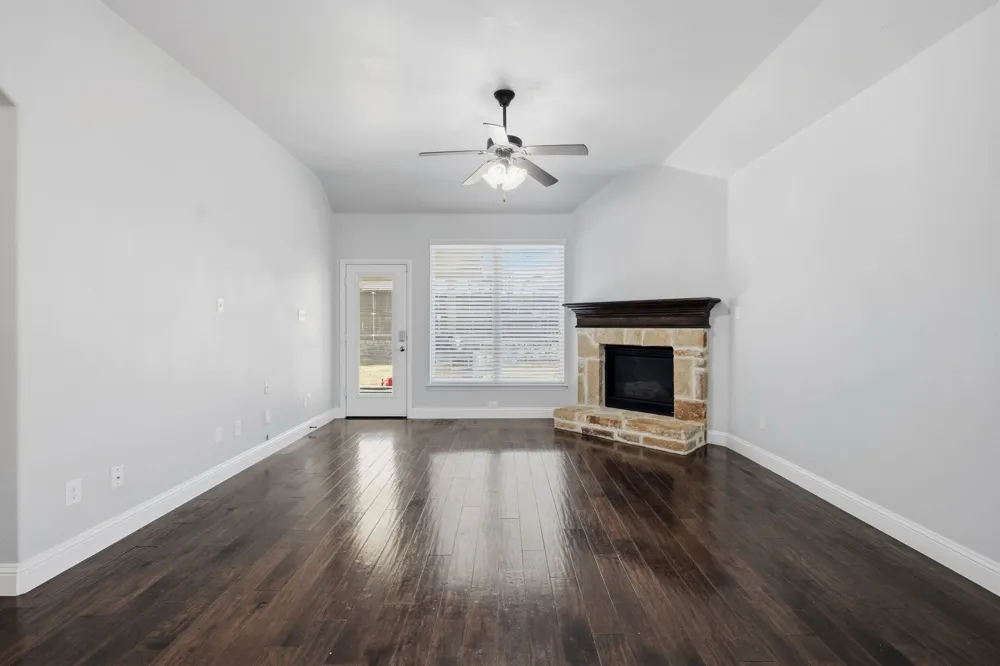 916 Llano Falls Drive McKinney, TX 75071
