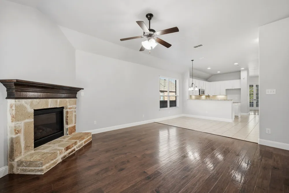 916 Llano Falls Drive McKinney, TX 75071
