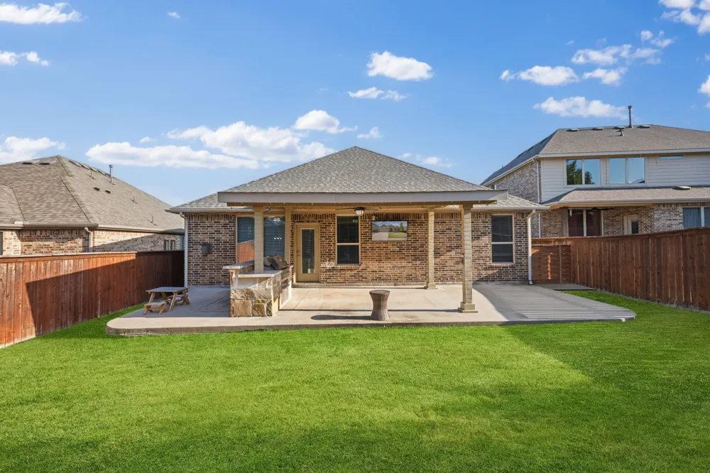 916 Llano Falls Drive McKinney, TX 75071