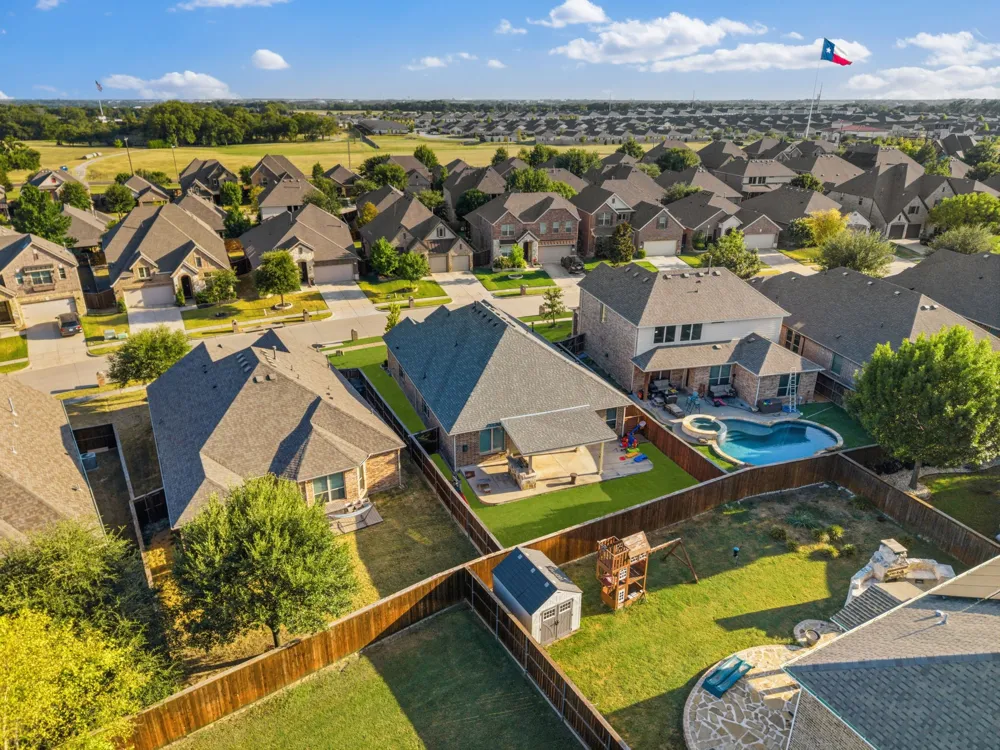 916 Llano Falls Drive McKinney, TX 75071