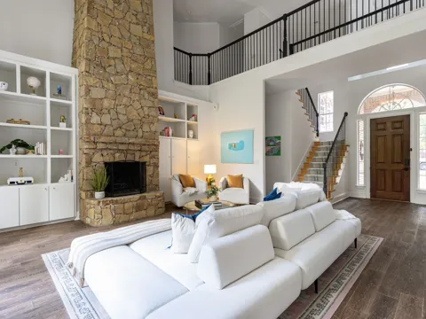 5832 Forest Bend Place
