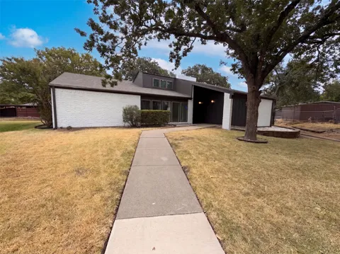742 Hummingbird Circle