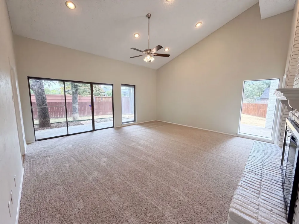 742 Hummingbird Circle Lewisville, TX 75067