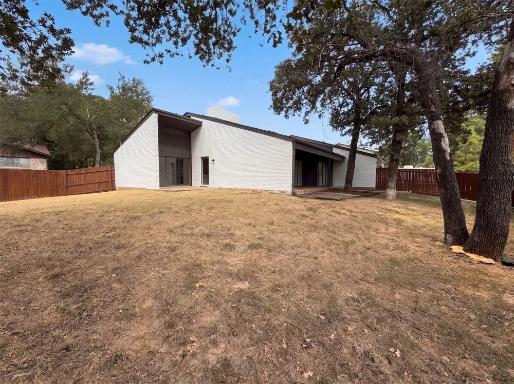 742 Hummingbird Circle Lewisville, TX 75067