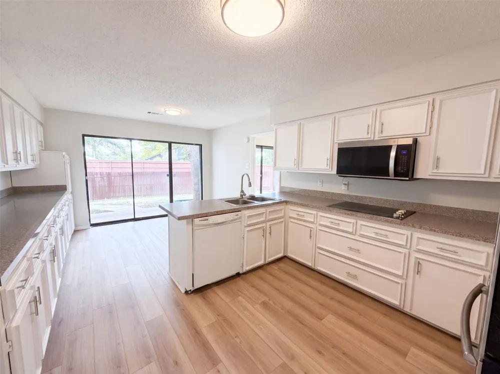 742 Hummingbird Circle Lewisville, TX 75067