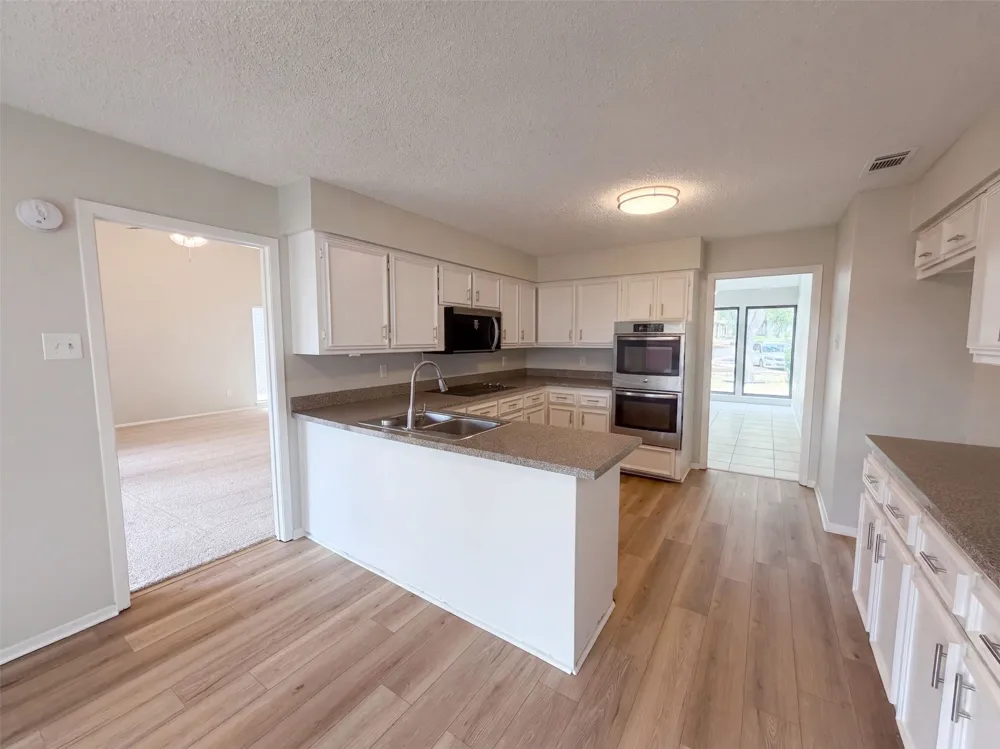 742 Hummingbird Circle Lewisville, TX 75067