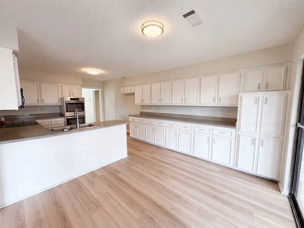 742 Hummingbird Circle Lewisville, TX 75067