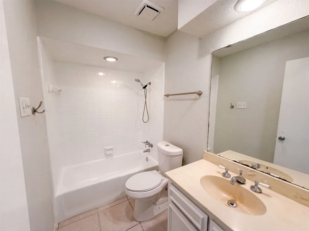 742 Hummingbird Circle Lewisville, TX 75067