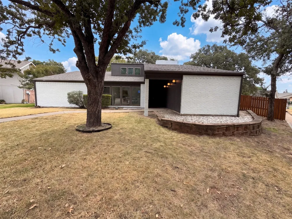 742 Hummingbird Circle Lewisville, TX 75067