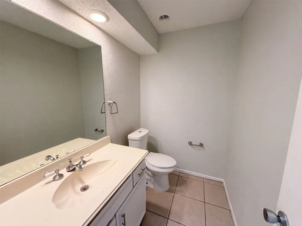 742 Hummingbird Circle Lewisville, TX 75067